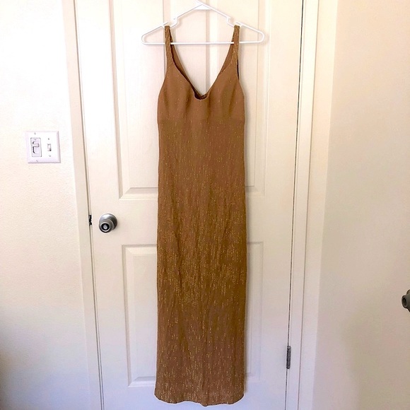 unknown Dresses & Skirts - Fitted prom tan/gold dress full length